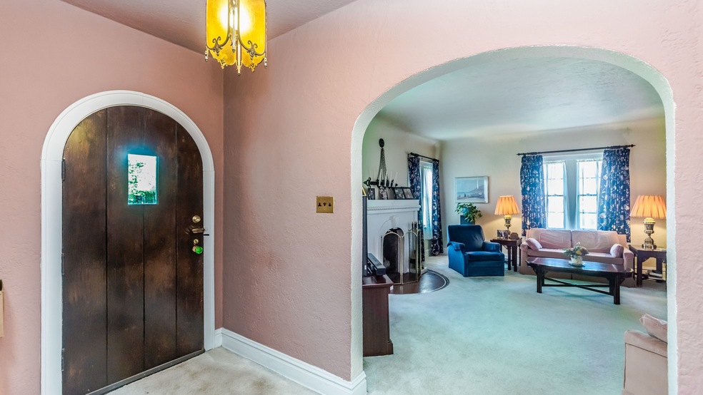 271 N Elm Ave, Elmhurst, IL 60126 - photo 1