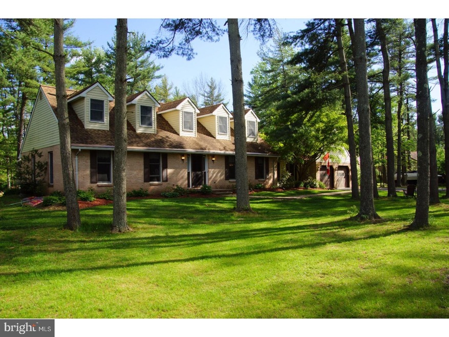 886 Brandon Ln, Schwenksville, PA 19473 - photo 1