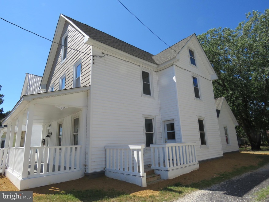 229 W 7th St, Laurel, DE 19956 - photo 1