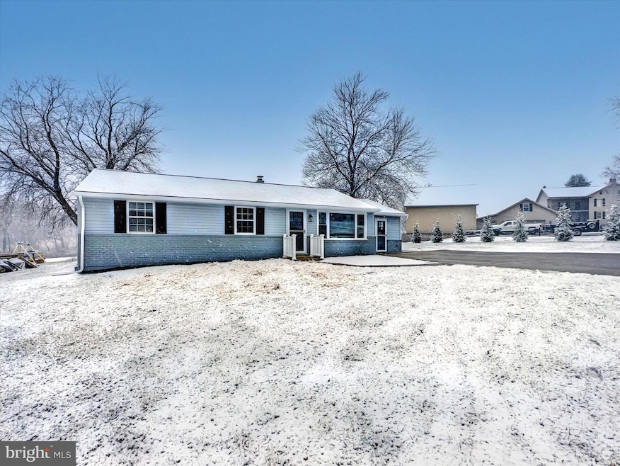 4161 Walters Hatchery Rd, York, PA 17408 - photo 1