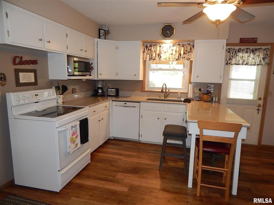 2655 N Fillmore St, Davenport, IA 52804 - photo 1