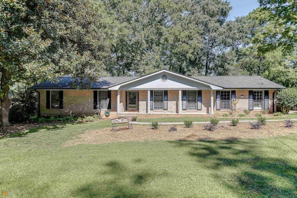 5753 Renee Ct NW, Lilburn, GA 30047 - photo 1