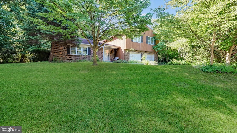 675 Buckstone Dr, Southampton, PA 18966 - photo 1