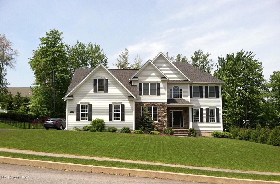 703 Parkview Rd, Moscow, PA 18444 - photo 1