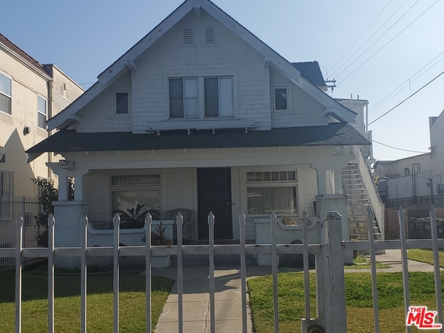 1642 W 48th