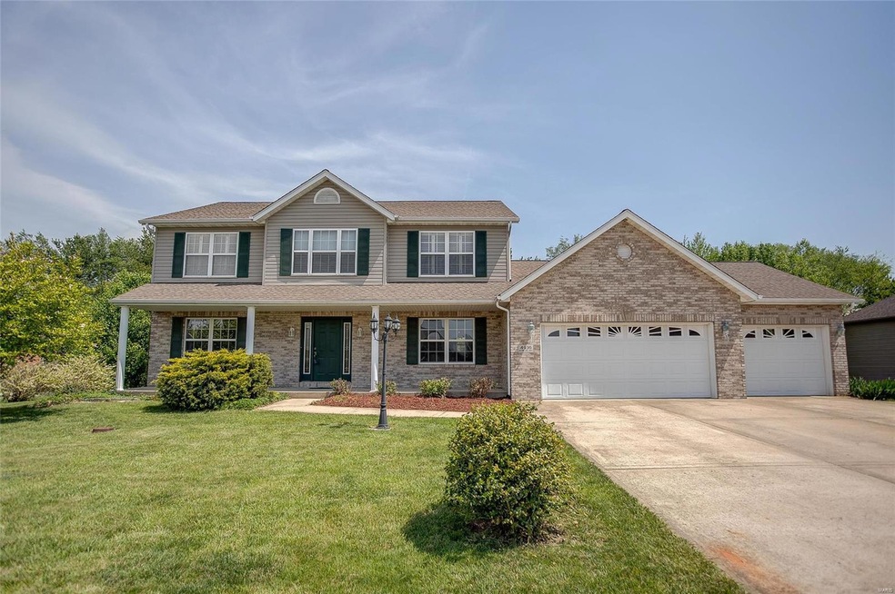 4936 Autumn Oaks Dr, Maryville, IL 62062 - photo 1