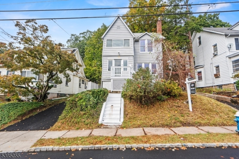 Pending $579,900 • Co-Listing Agent