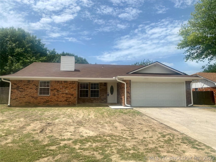 1508 Red Oak Dr, Ardmore, OK 73401 - photo 1