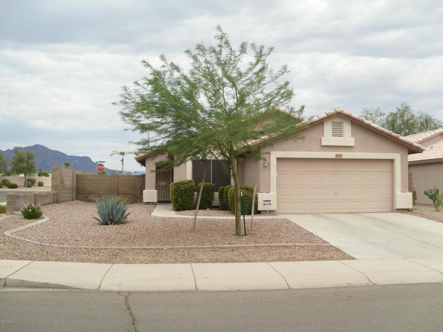 Front of home w/mountain view