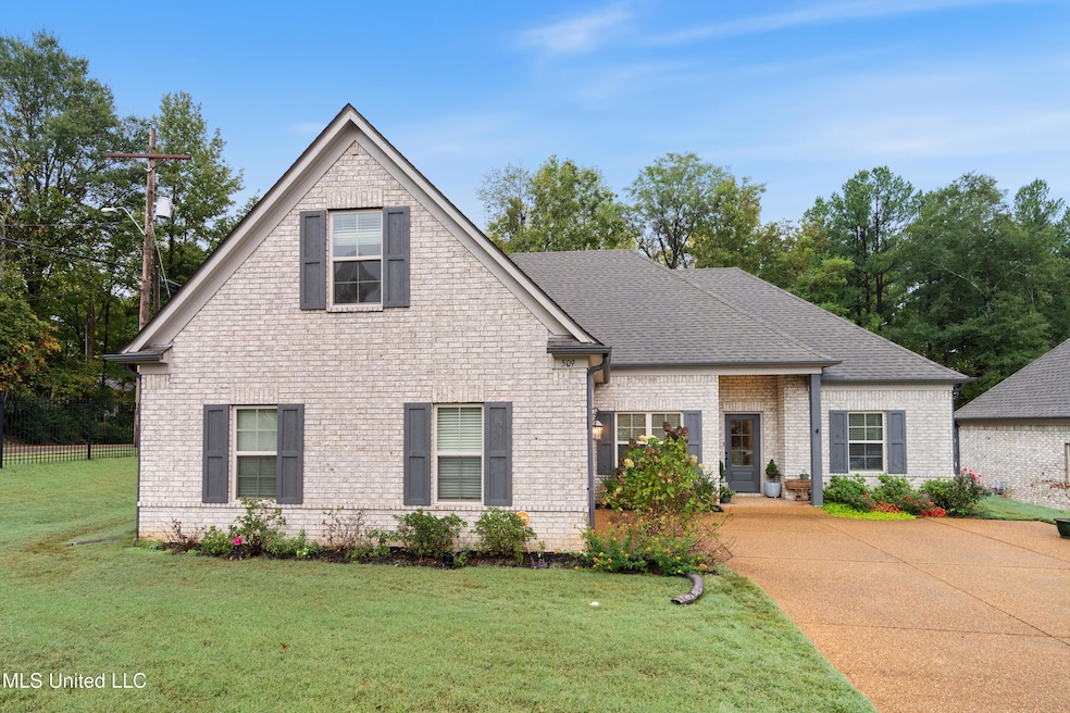 509 Howell Way, Hernando, MS 38632 - photo 1