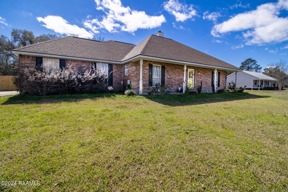 1034 Hollow Oaks Rd, Breaux Bridge, LA 70517 | MLS# 23011159