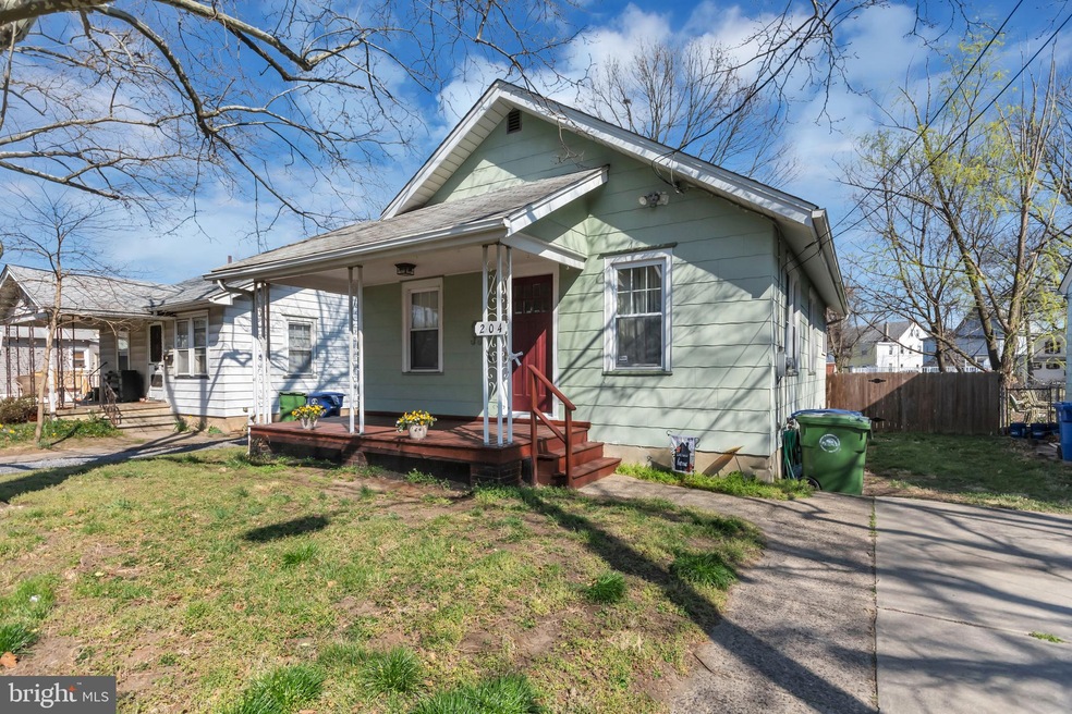 204 W 6th St, Palmyra, NJ 08065 - photo 1