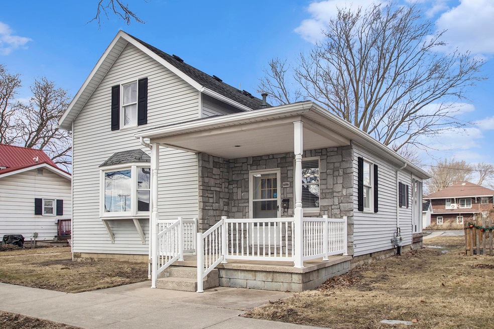 606 E Lincoln St, Nappanee, IN 46550 - photo 1