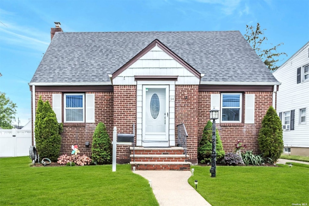 34 Ribbon St, Franklin Square, NY 11010 - photo 1