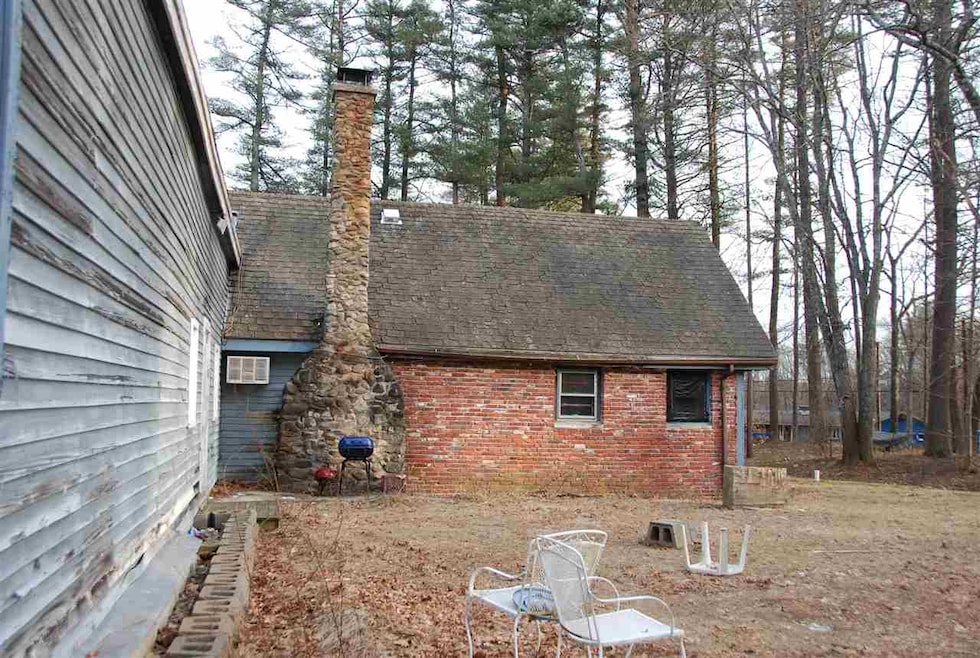 16 Maple Ave, Newton, NH 03858 - photo 1