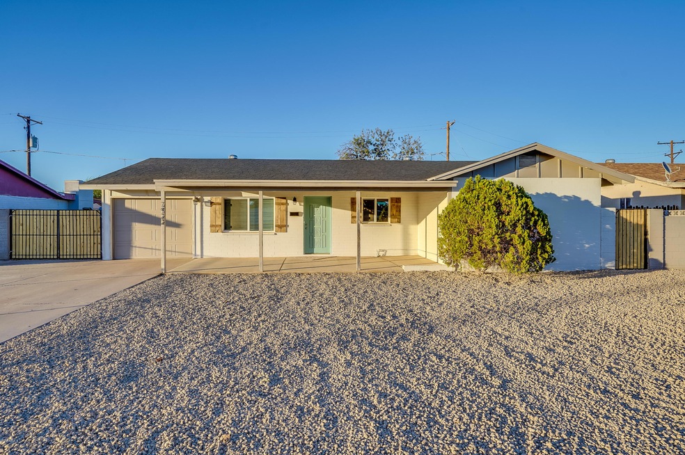 7922 W Cheery Lynn Rd, Phoenix, AZ 85033 - photo 1