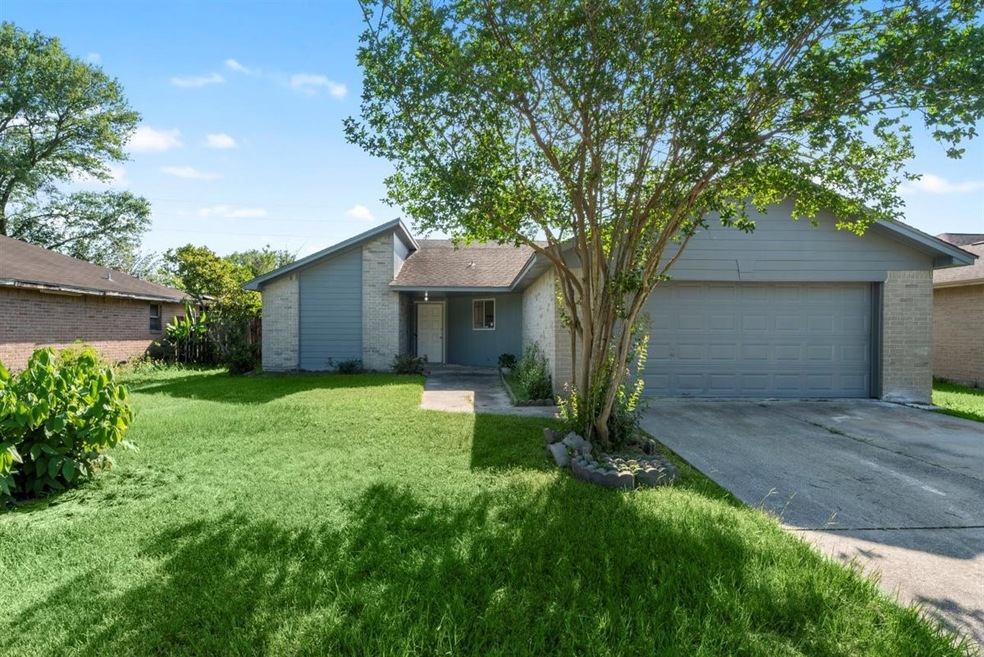 8347 Pebbledowne Dr, Houston, TX 77064 - photo 1