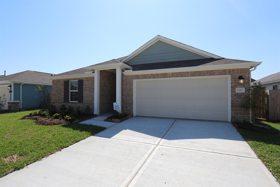 1217 Cavalry Junction Dr, Alvin, TX 77511 - photo 1