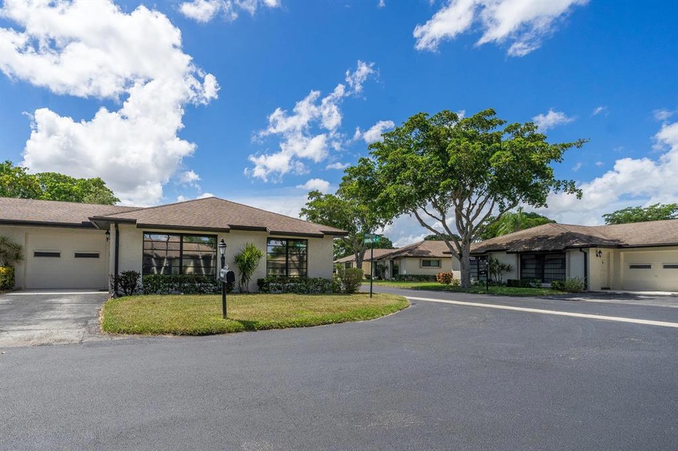 4767 Greentree Way Boynton-large-024-20-