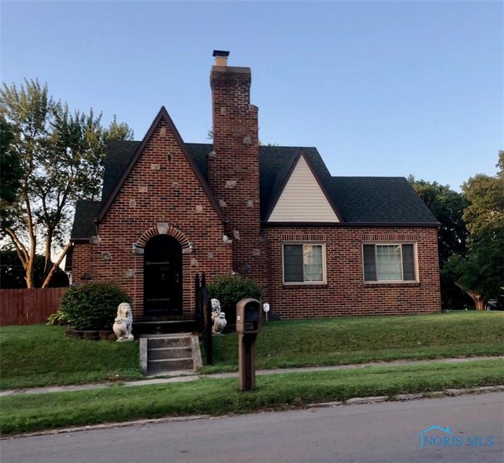 302 E Jackson St, West Unity, OH 43570 - photo 1