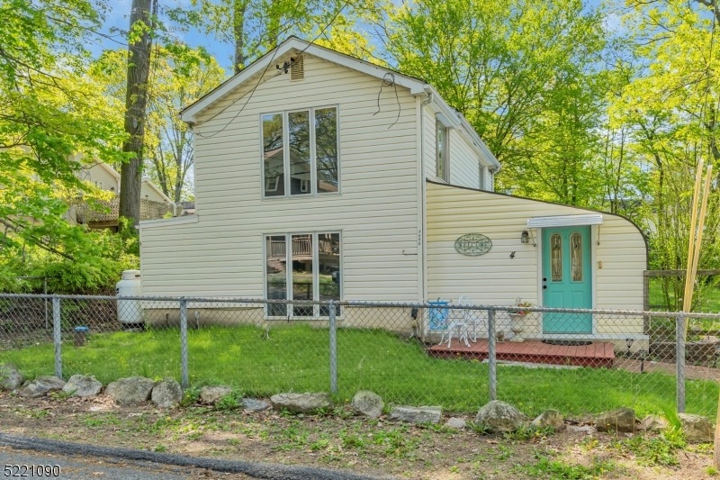 4 Geneva Trail, Hopatcong, NJ 07843 - photo 1