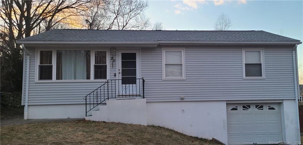 20 Buckwood Ave, Waterbury, CT 06704 - photo 1