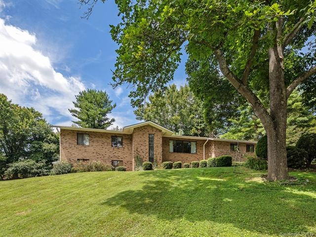 124 Brookside Dr, Hendersonville, NC 28792 - photo 1