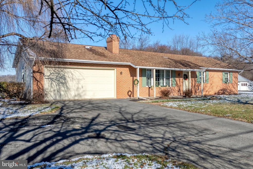 1438 Old Line Rd, Manheim, PA 17545 - photo 1