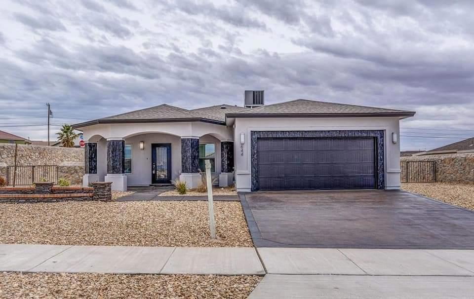 949 Roundhay St, Horizon City, TX 79928 - photo 1