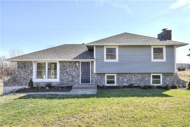 5319 Woodland Dr, Shawnee, KS 66218 - photo 1