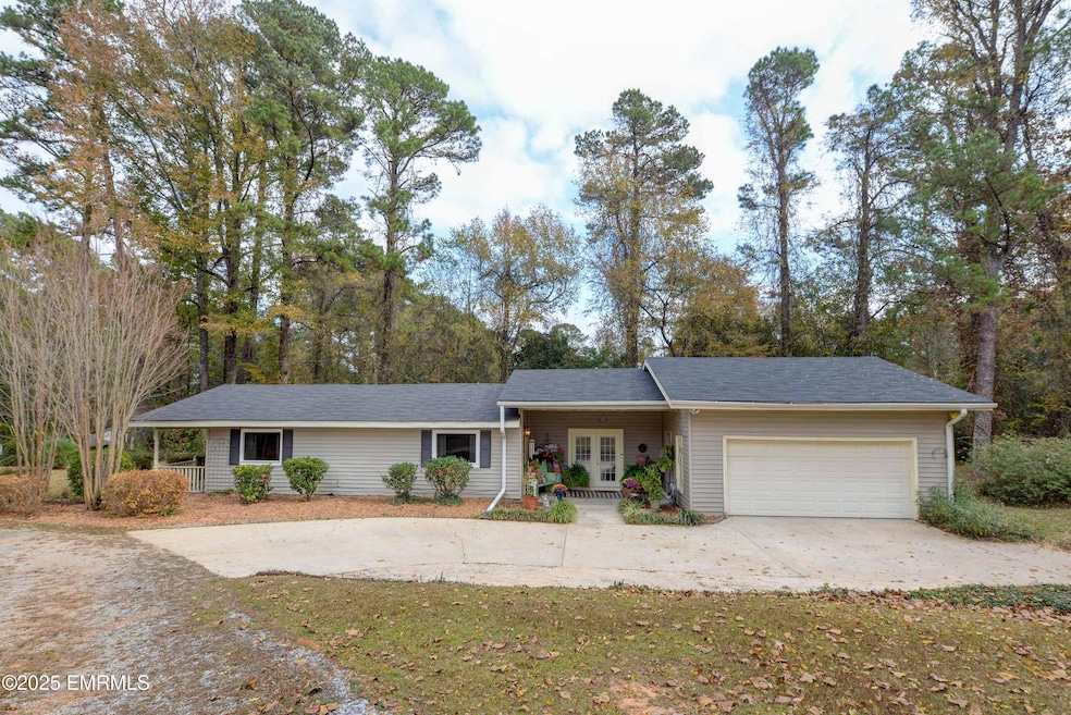 903 N Hills St, Meridian, MS 39305 - photo 1