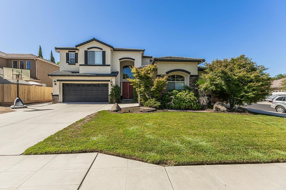 2438 Powers Ave, Clovis, CA 93619 - photo 1