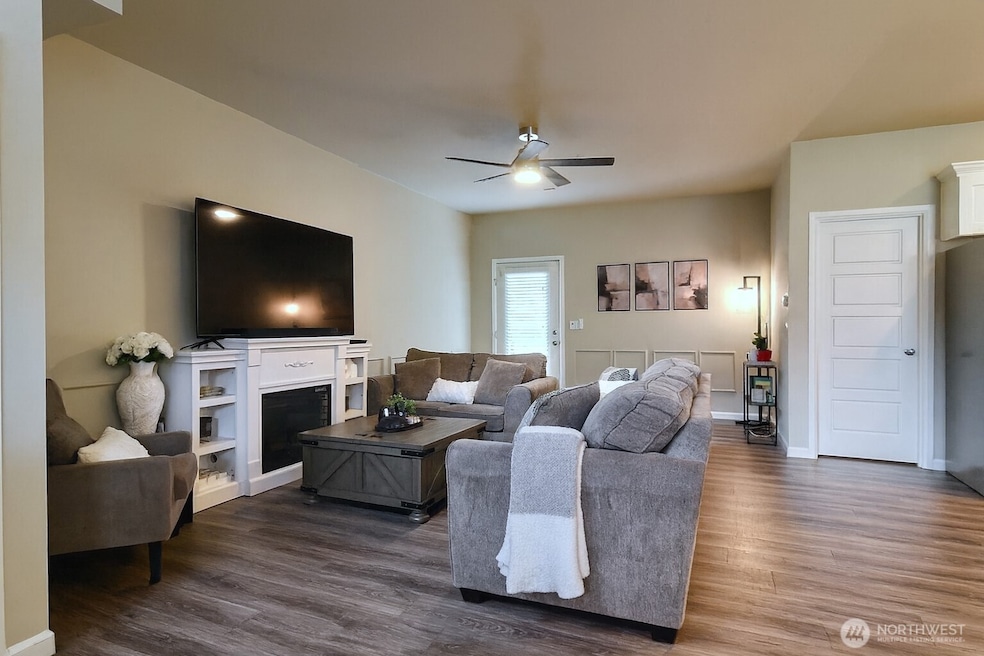 8337 175th St E, Puyallup, WA 98375 - photo 1