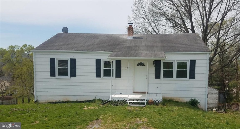722 W 15th St, Front Royal, VA 22630 - photo 1