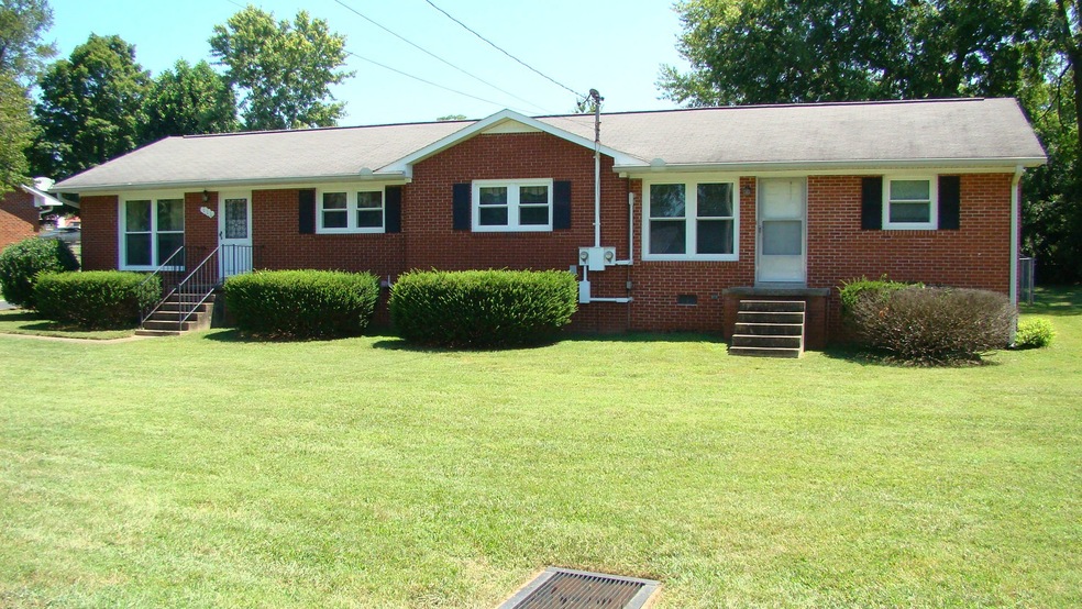 111 Burrum Dr, Shelbyville, TN 37160 - photo 1