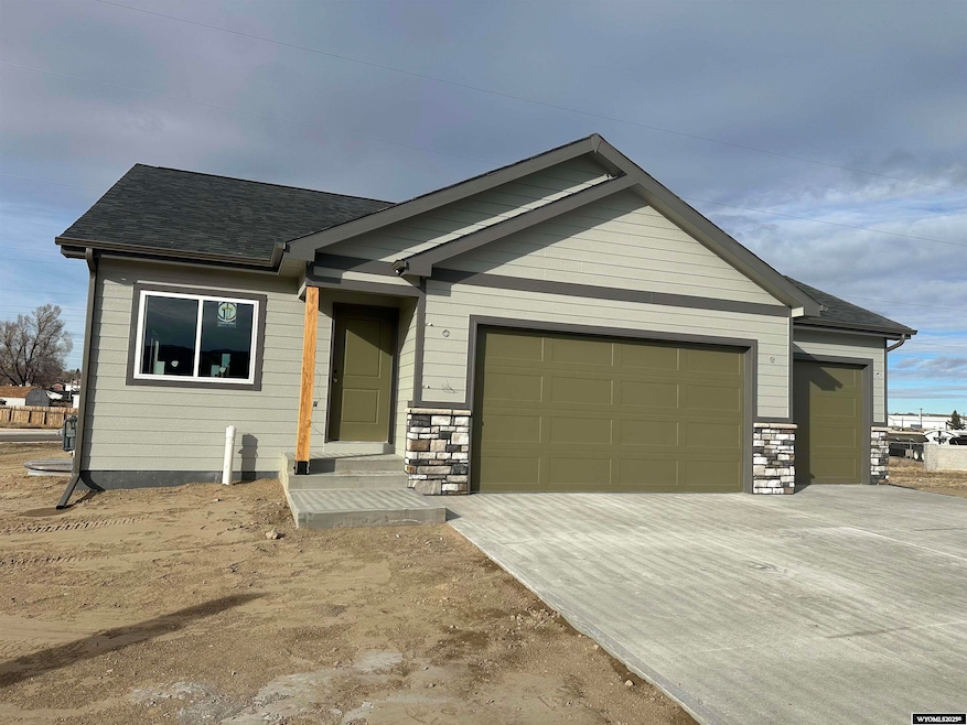 4706 Shale Cir, Casper, WY 82604 - photo 1