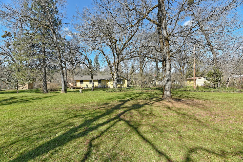 1710 Pleasant Valley Rd, Merlin, OR 97532 - photo 1