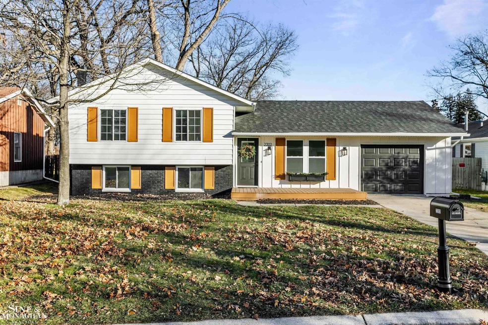 2302 17th Ave, Port Huron, MI 48060 - photo 1