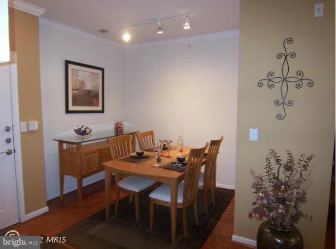 12909 Centre Park Cir unit 404, Oak Hill, VA 20171 - photo 1