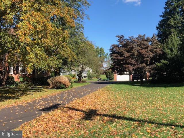 821 W Main St, Purcellville, VA 20132 - photo 1