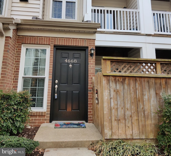 4668 Lawton Way unit 5, Alexandria, VA 22311 - photo 1