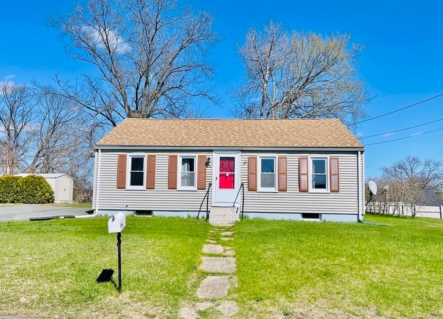 28 Grandview Ave unit 1, Ludlow, MA 01056 - photo 1