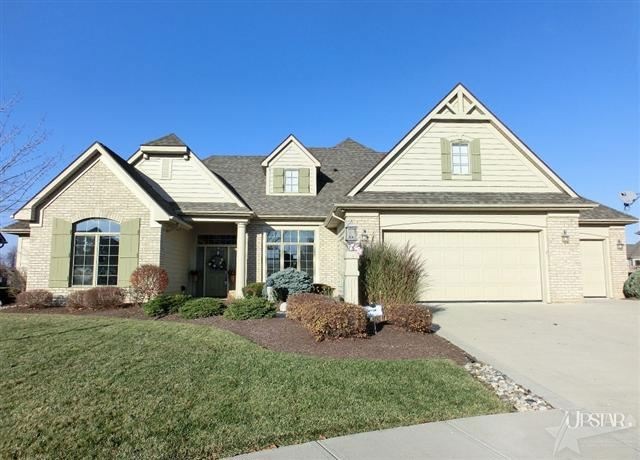 Outstanding custom villa in Twin Eagles on pond cu
