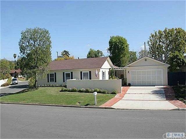 Craftsman style home with beautiful curb appeal lo