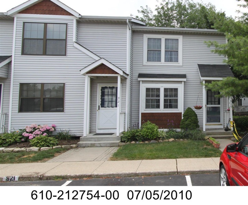 921 Charnwood Front