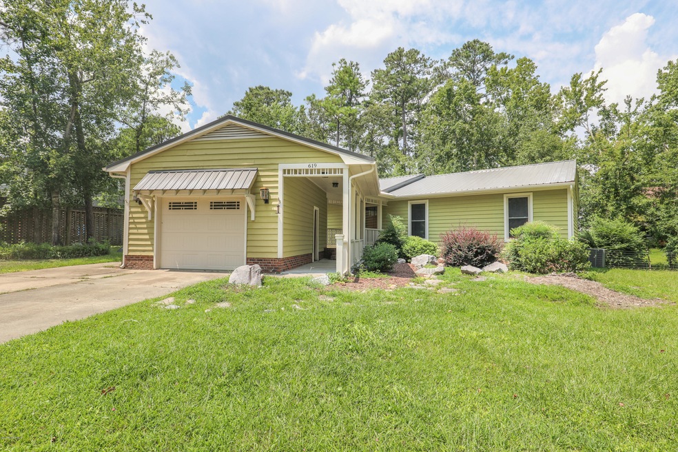 619 Clover Dr, Jacksonville, NC 28546 - photo 1