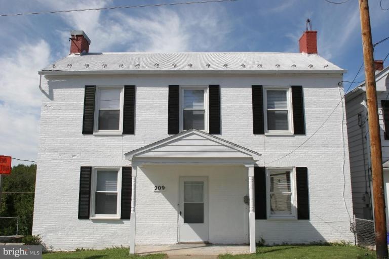 209 Knoxville Rd, Knoxville, MD 21758 - photo 1