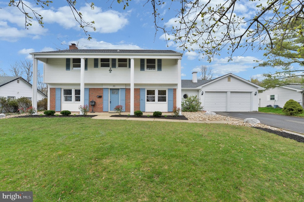 25 Club House Dr, Willingboro, NJ 08046 - photo 1