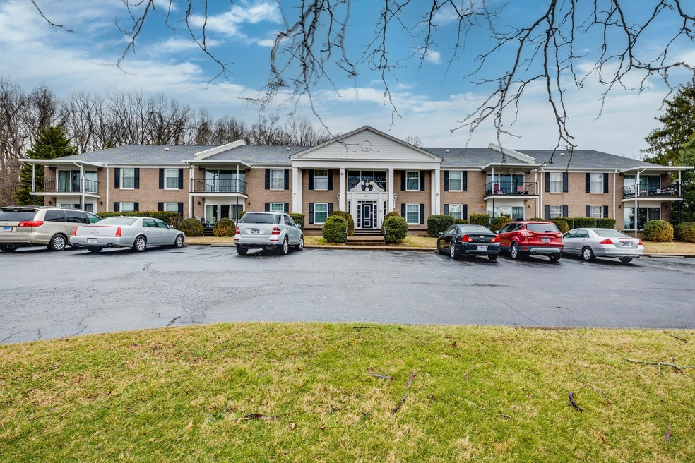 202 University Pkwy unit 8e, Johnson City, TN 37604 - photo 1