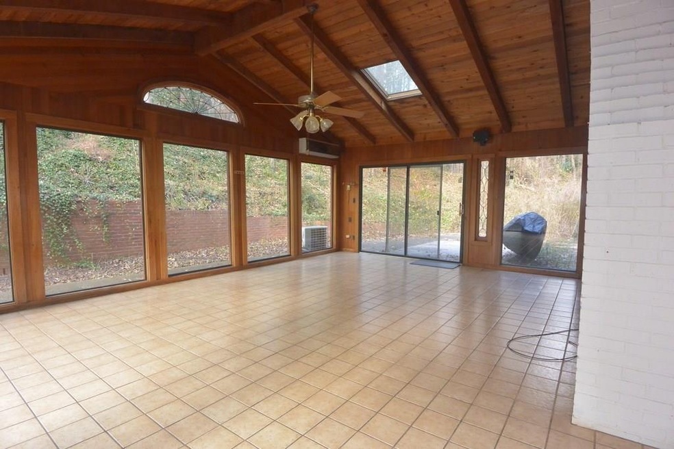 10720 Shallowford Rd, Roswell, GA 30075 - photo 1